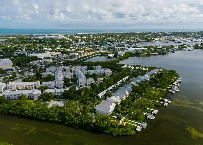 Almond Tree Inn - Adults Only Key West