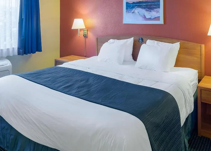 Quality Inn Lakeville North