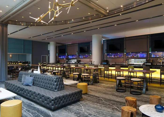 Renaissance Schaumburg Convention Center Hotel