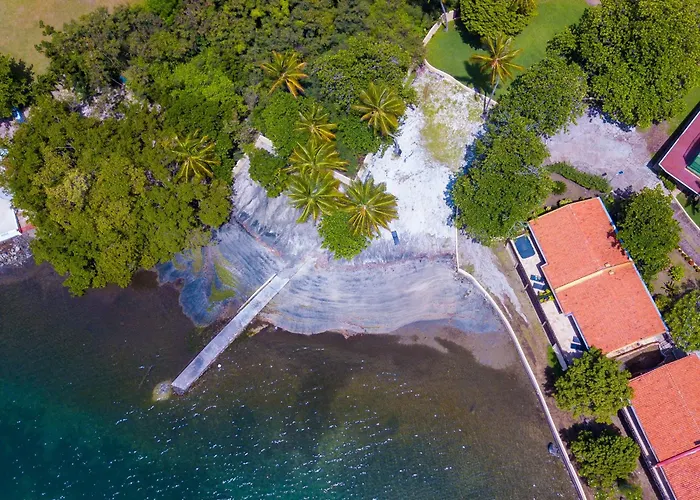 Secret Harbour Boutique Hotel And Marina Lance aux Epines