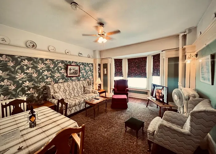 Arundel Mansions Hotel New Westminster