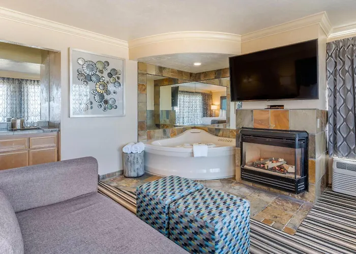 Lincoln Sands Oceanfront Resort, An Ascend Collection Hotel