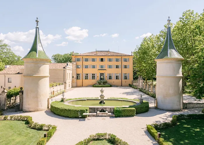 Chateau De Fonscolombe - Relais & Chateaux Le Puy-Sainte-Reparade
