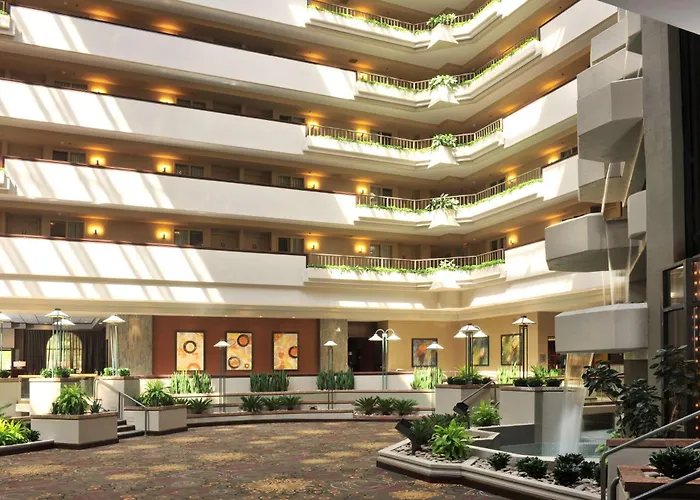 Embassy Suites Des Moines Downtown
