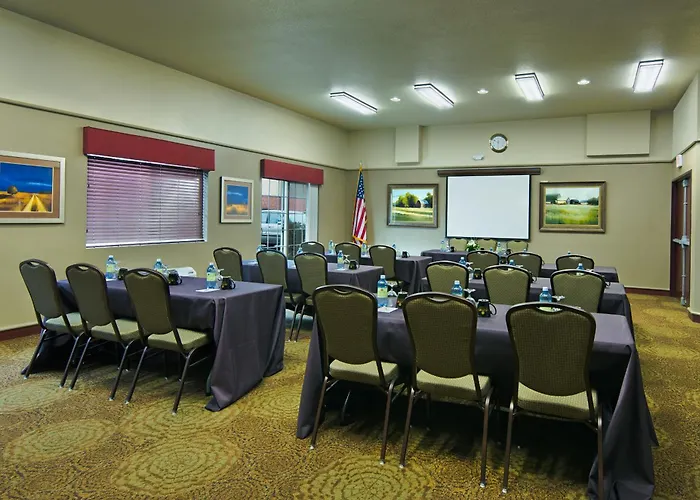 Oxford Suites Hermiston