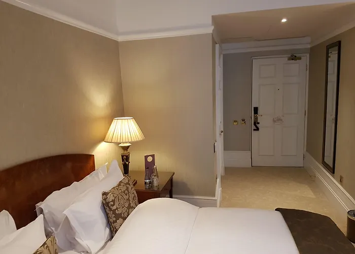 Quebecs Hotel Leeds 