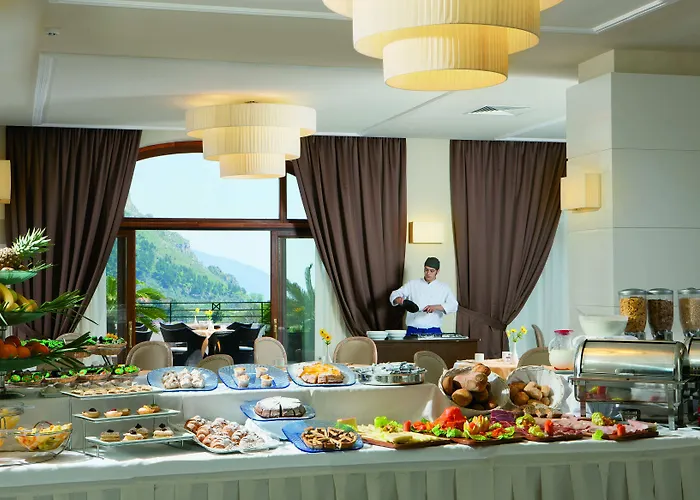 Nastro Azzurro Resort Meta