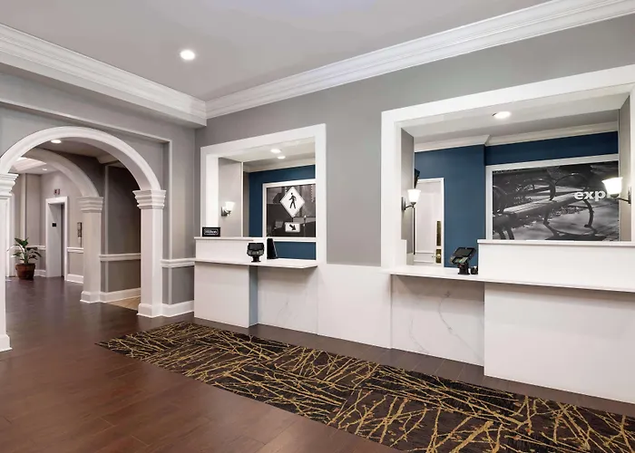 Hampton Inn & Suites Stamford