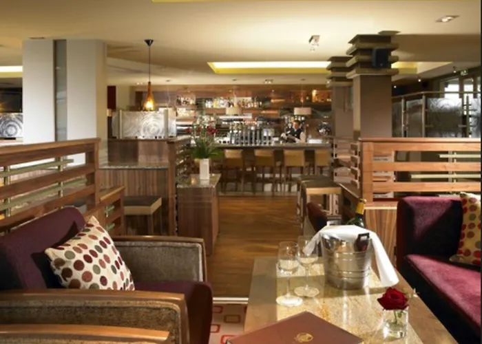 Westport Plaza Hotel, Spa & Leisure